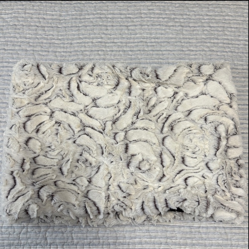 LOFT Fur Rosettes Reversible Neck Warmer